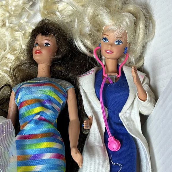 Vintage Barbie Doll Lot. Lot Of 4 Dolls W/ Outfits Class Of 96, Bubble Angel, Dr - Picture 4 of 12